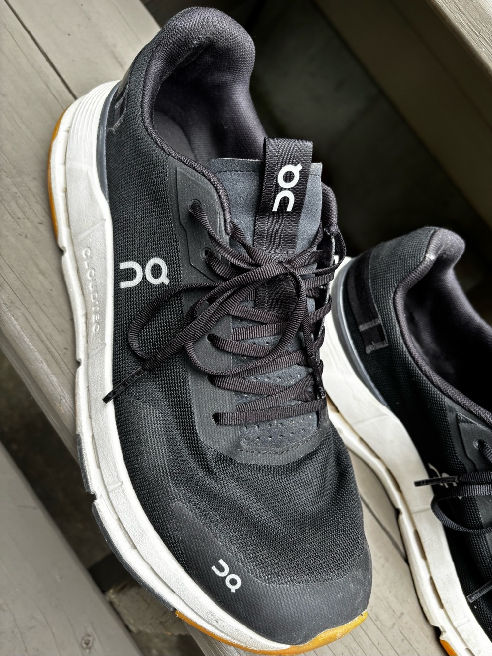 On Running Men's Black and White Athletic Running Shoes